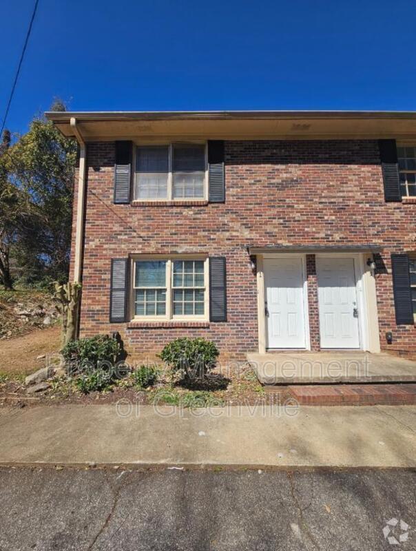 Building Photo - 220 Piney Mountain Rd Rental