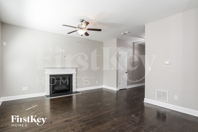 Photo - 4186 Woodland Park Dr SW