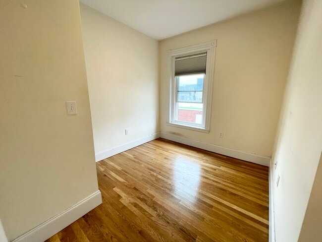 Photo - 149 L St Unidad 2T