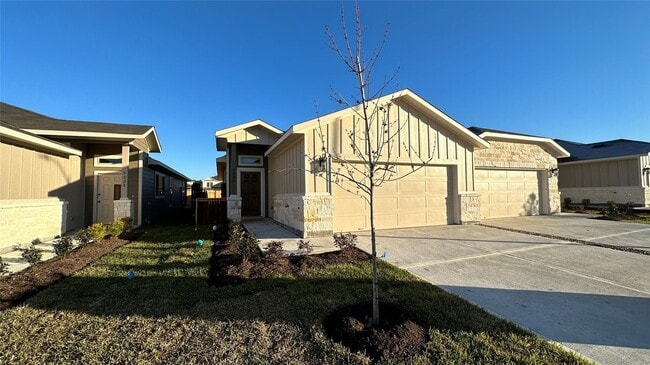 Building Photo - 9832 Grosbeak Ln