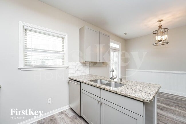 Photo - 1035 Sutherland Dr