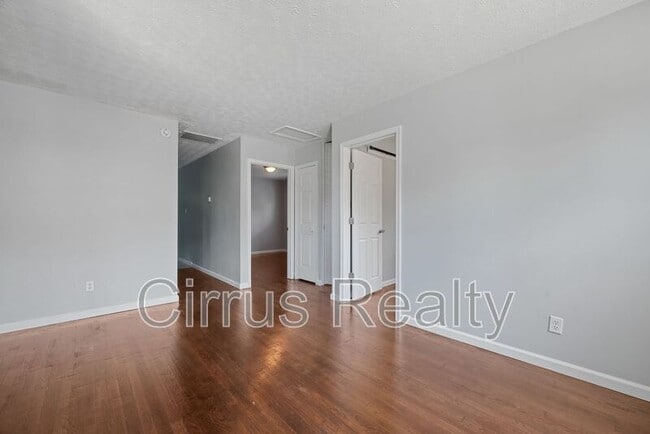 1021 32nd St