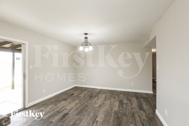 Photo - 1302 W Kristal Way