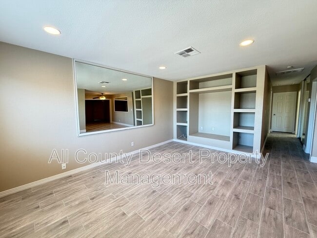 Photo - 43714 Aztec St