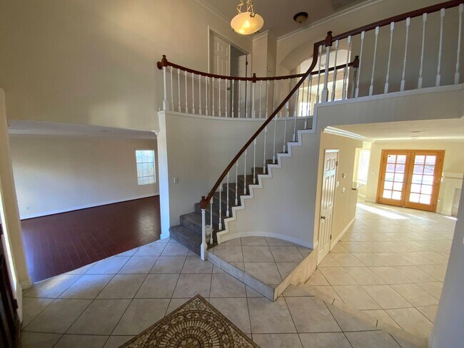 Photo - 4 BEDROOM AT THE LAKES WITH A POOL AND SPA!!