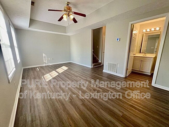 Photo - 2561 MacKenzie Ln
