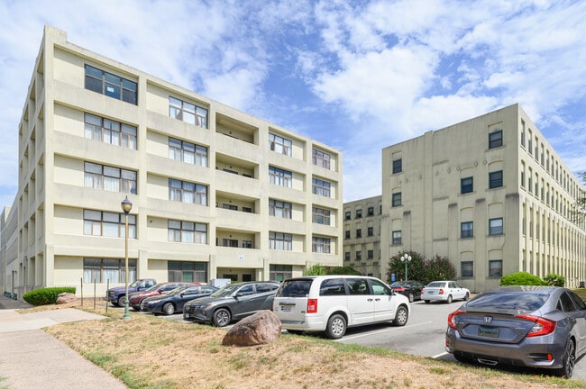 Building Photo - 102 Judd Square Unit 102