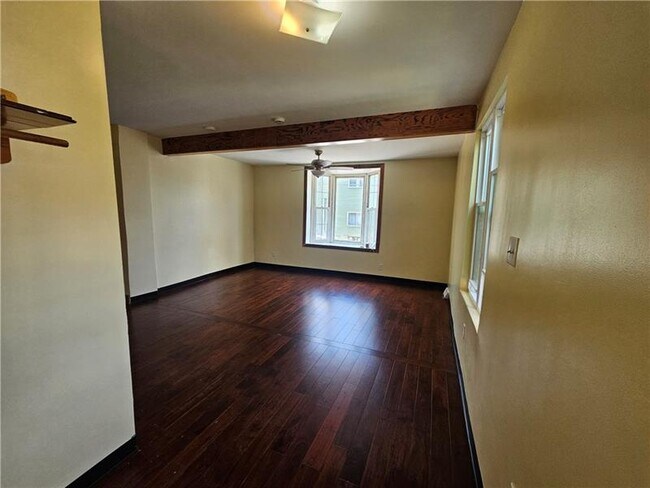 Photo - 701 E 14th Ave