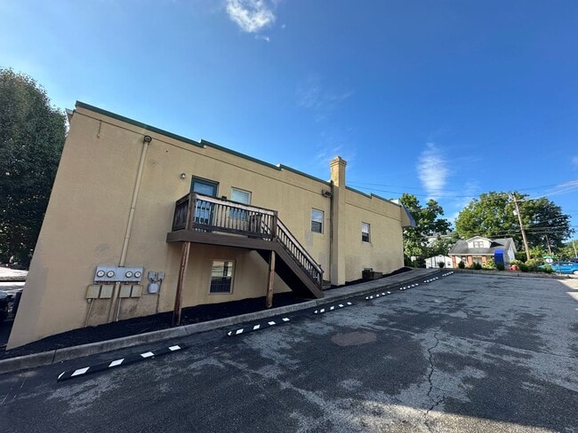 Photo - 526 E Main St