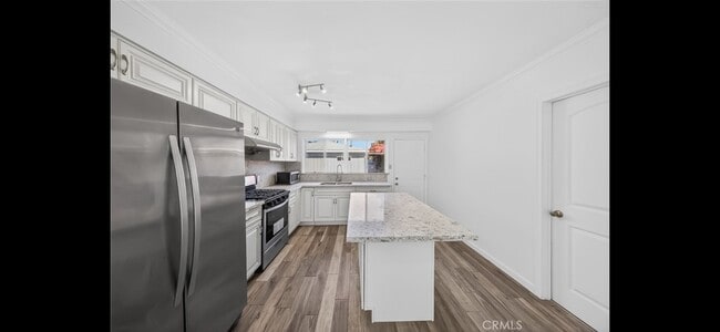 Photo - 637 W Fernfield Dr