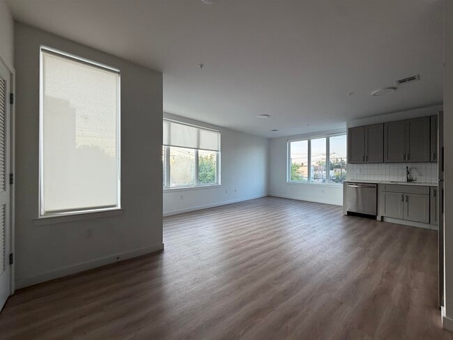 Photo - 306 Bergen Ave Unit 301