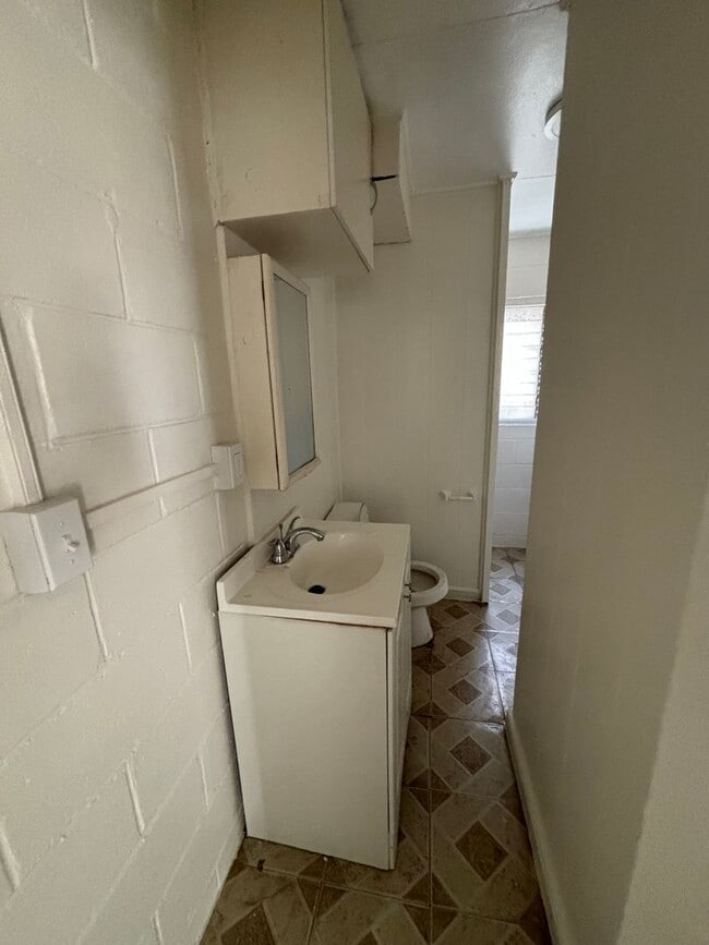 Photo - 1608 Cottage Walk Unit B