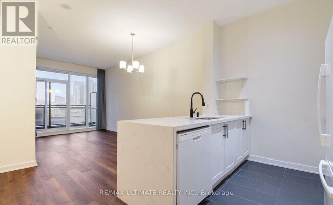 Photo - 4070 Confederation Pkwy Unit 606