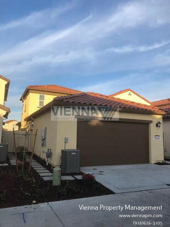 Photo - 1052 Essington Ln