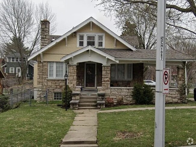Building Photo - 5039 Tracy Ave Rental
