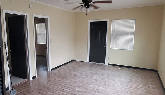 Photo - 347 NW 6th Ave
