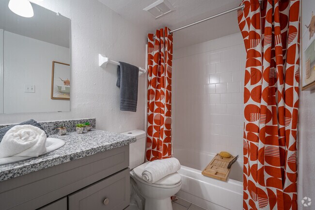 1 habitación, 1 baño - 800 pies cuadrados - Baño