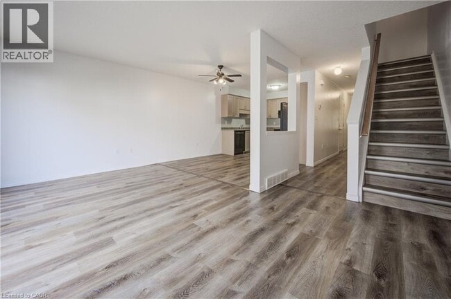 Photo - 110 Activa Ave