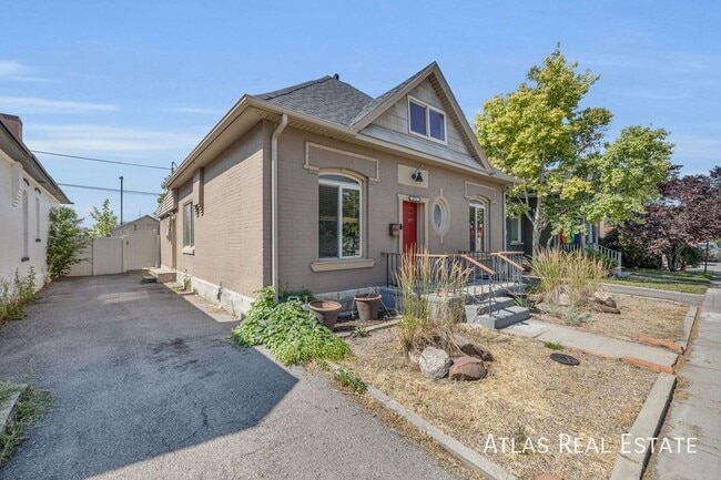 Photo - 853 Emeril Ave