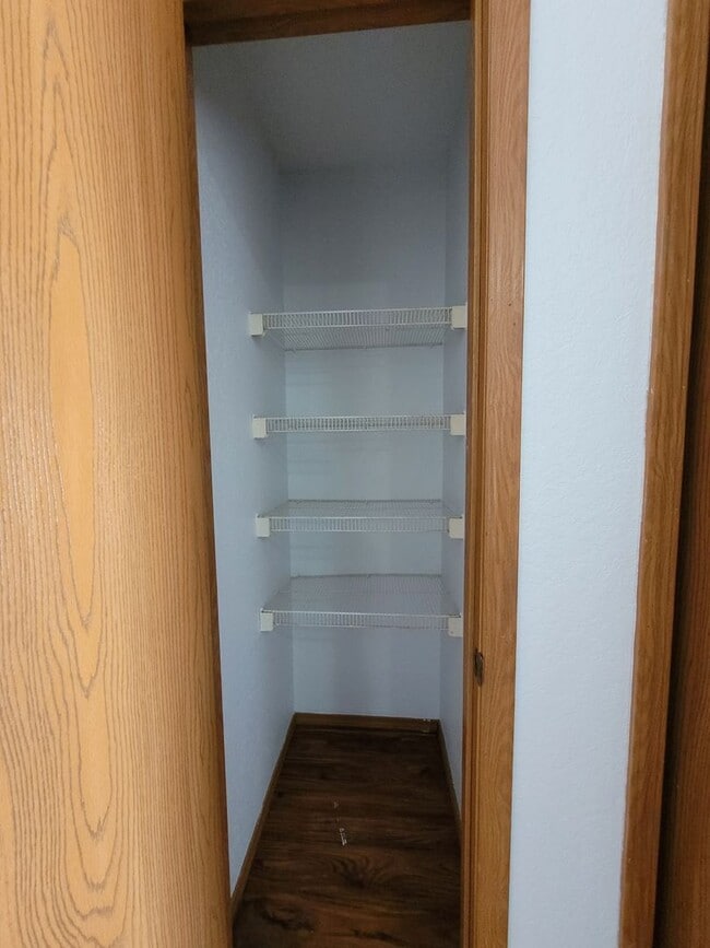 Photo - Cute 1 Bedroom 1 Bathroom Apartment near s...