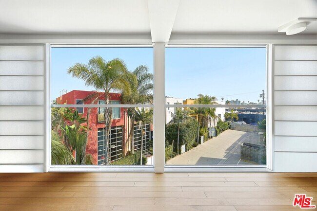 Building Photo - 2100 Abbot Kinney Blvd Unit 7