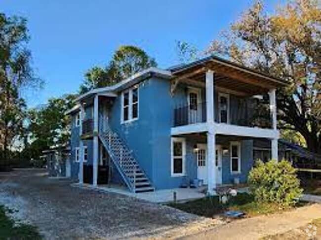 Building Photo - 106 W Factory St Unit #C Rental