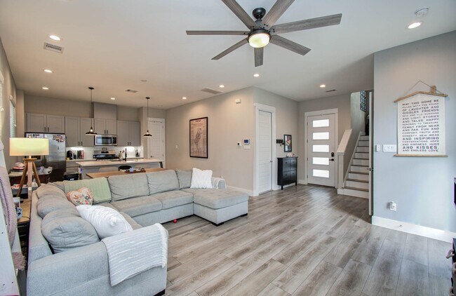 Photo - 1221 W Tidwell Rd