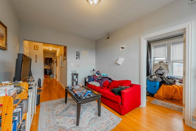 Photo - 3025 W Diversey Ave Unidad 3
