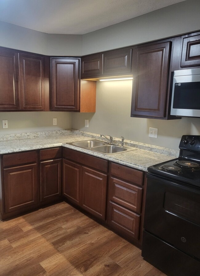 Building Photo - 131 W Farragut Rd Rental