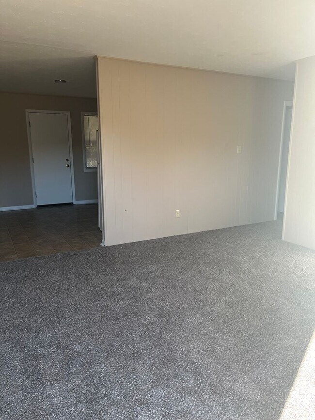 Photo - 105 S 1st St Unit B