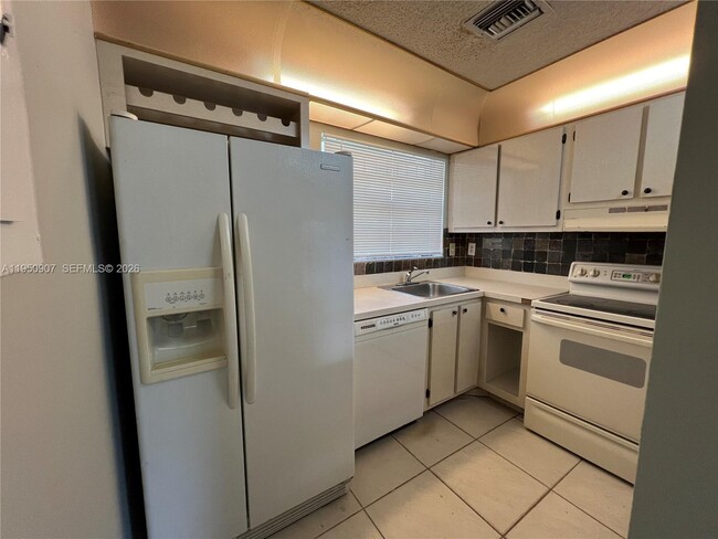 Photo - 809 NE 214th Ln Unit 2