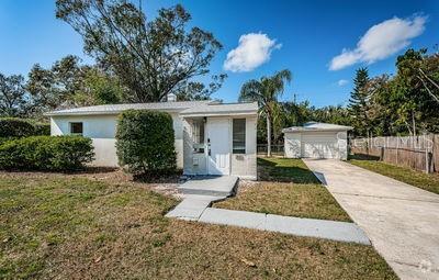 Building Photo - 1611 Canterbury Rd N Rental