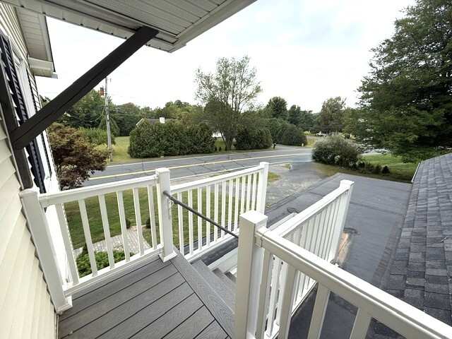 98 Stockbridge St
