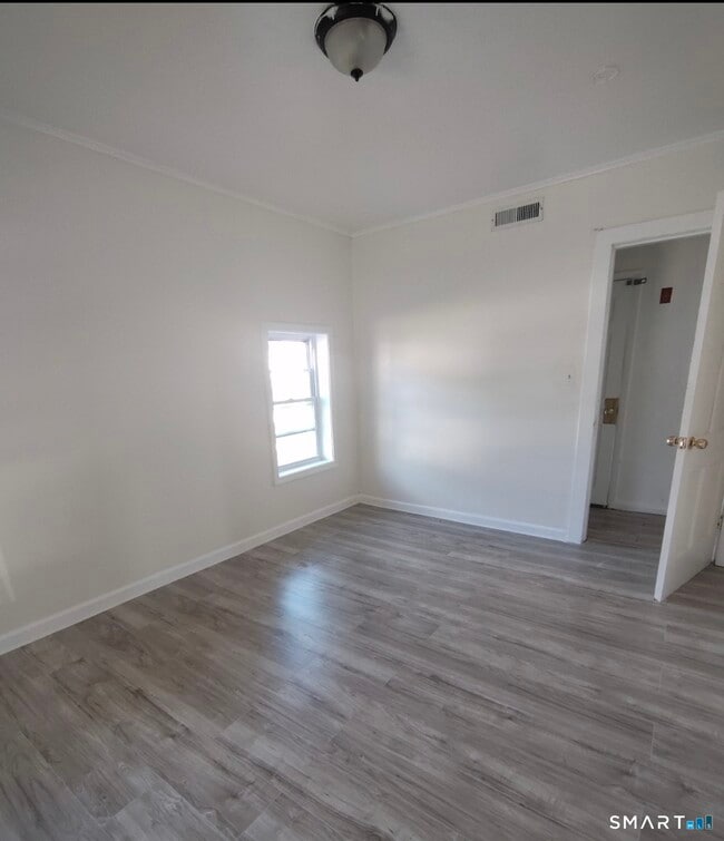 Photo - 30 Hawkins St