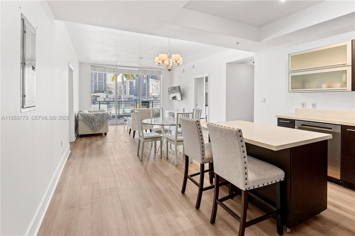 Photo - 90 SW 3rd St