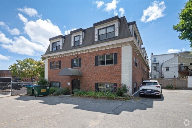 Building Photo - 191-193 Bunker Hill St Unit 105 Rental