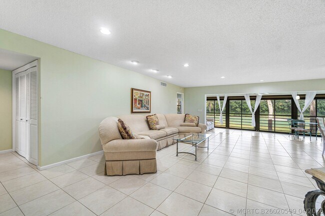 6446 Aspen Glen Cir