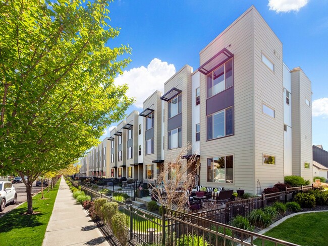 Photo - 2423 W Bridge Ave