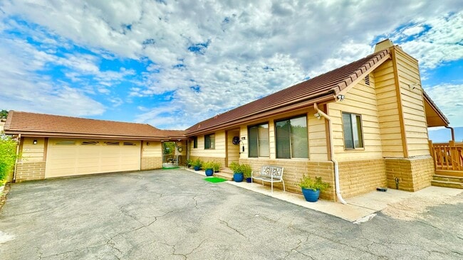 Beautiful Scenic Country Property with Vie... - Beautiful Scenic Country Property with Vie... House