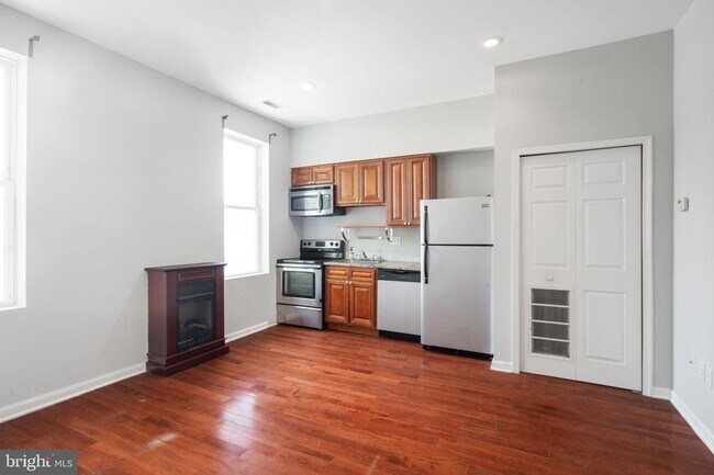 1422 Christian Street Unit 2F - 1422 Christian Street Townhome Unit 2F
