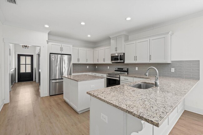 Photo - 655 Norman Ln