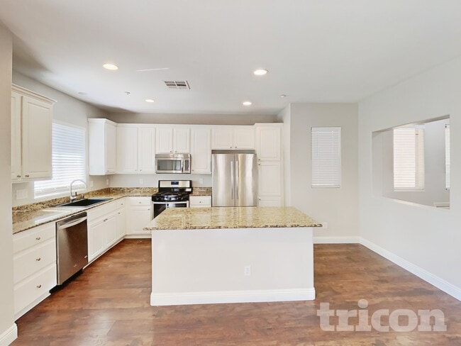 Photo - 6639 Weeping Pine St