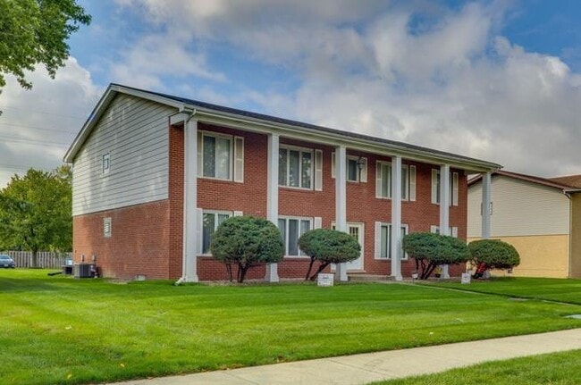 Building Photo - 1136 Camellia Dr