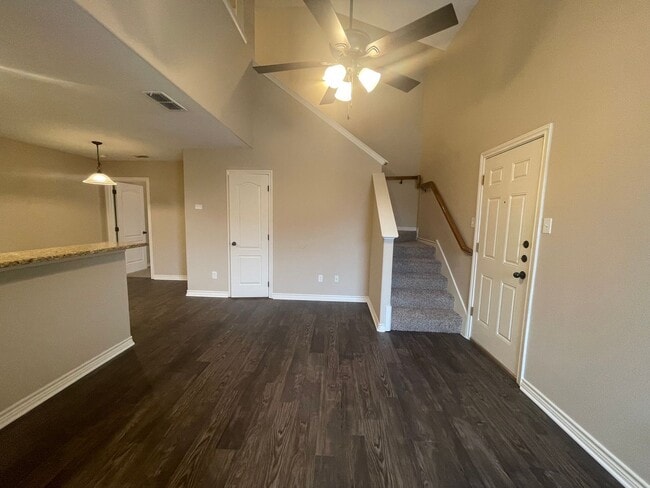 Building Photo - ~INVITING 3/2.5 Townhome Includes Granite in Kitchen & All Kitchen Appliances ((Brand New Vinyl F... Unit 3829 Branch Way
