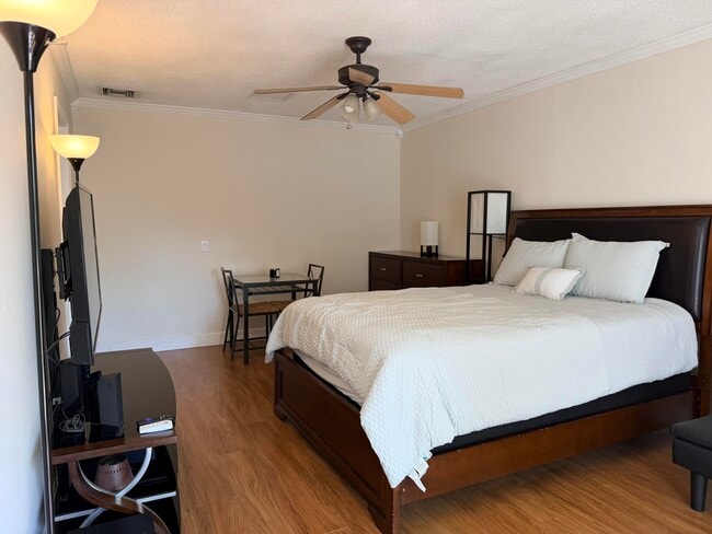 Photo - 536 NW 45th St