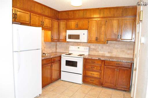 Photo - 2911 Featherston Avenue