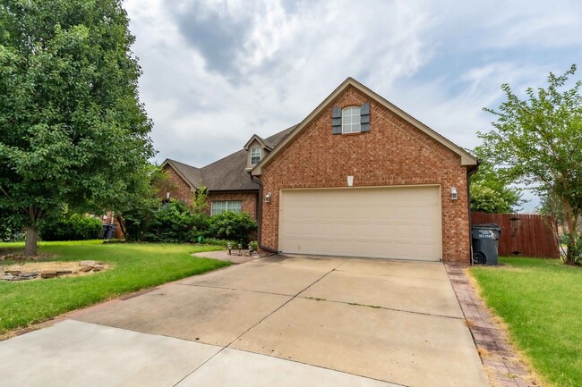 Stunning 4 Bed 3 Bath Home in Jenks! - Stunning 4 Bed 3 Bath Home in Jenks!