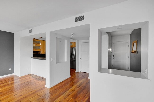 Photo - Modern 2 Bed / 2.5 Bath Condo with Office ...