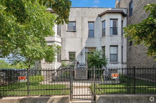Building Photo - 828 W Dakin St Unit 1W Rental
