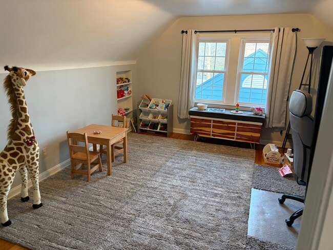 Photo - 4185 Silsby Rd